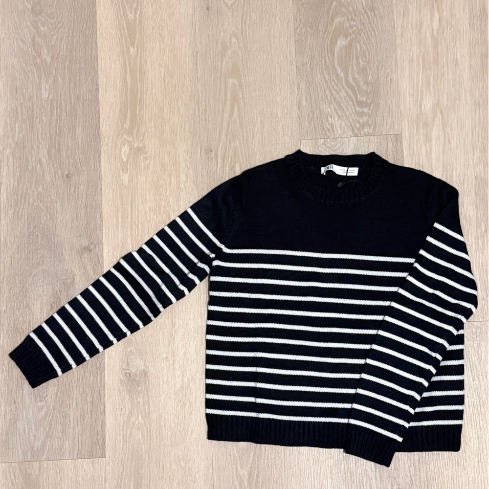 ZARA navy blue knit sweater